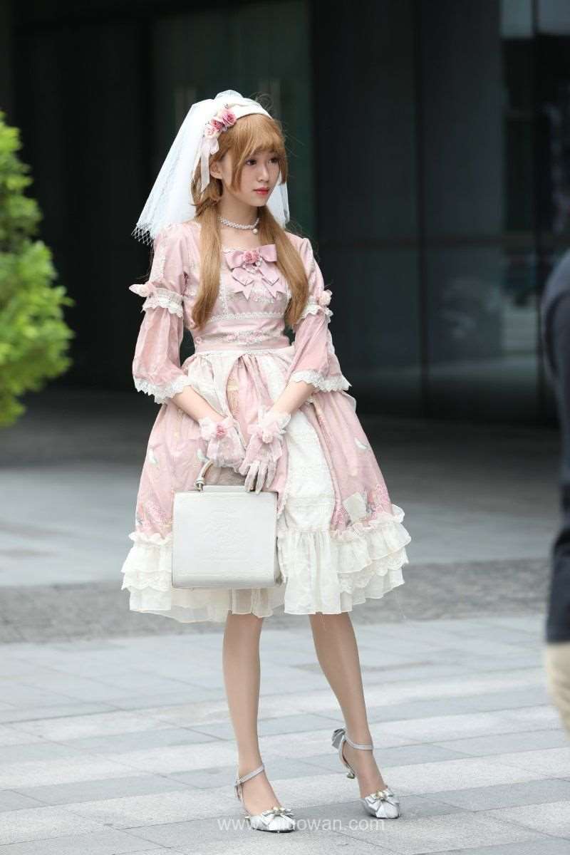 精选街拍作品 NO.179 灰色丝袜美腿Lolita [52P/47MB]