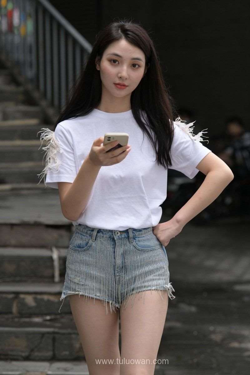 精选街拍作品 NO.238 蓝色牛仔热裤美女3 [84P/113MB]