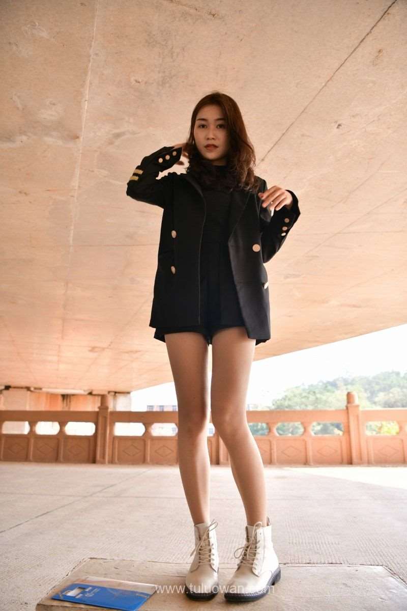 精选街拍作品 NO.343 制服美女修长肉丝腿2 [126P/140MB]