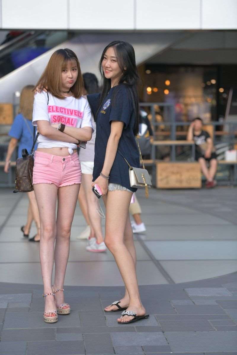 精选街拍作品 NO.1197 粉色热裤美女 [26P/21MB]