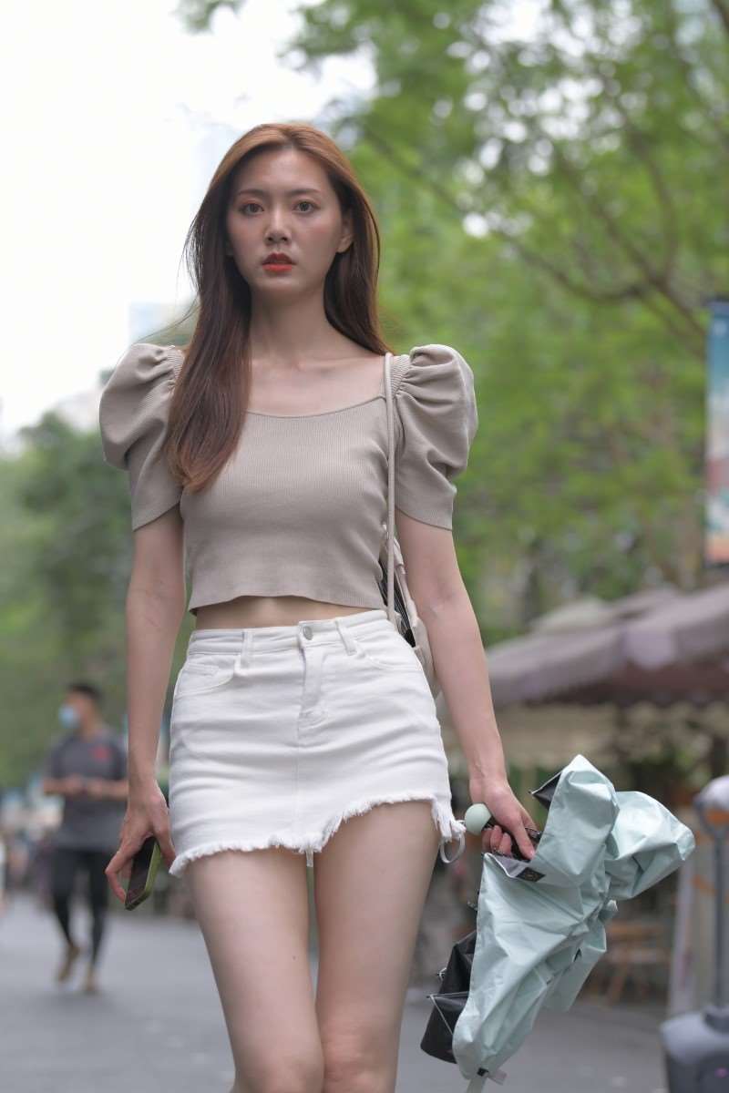 精选街拍作品 NO.1254 超短白裙长腿迷人少父2 [126P/145MB]