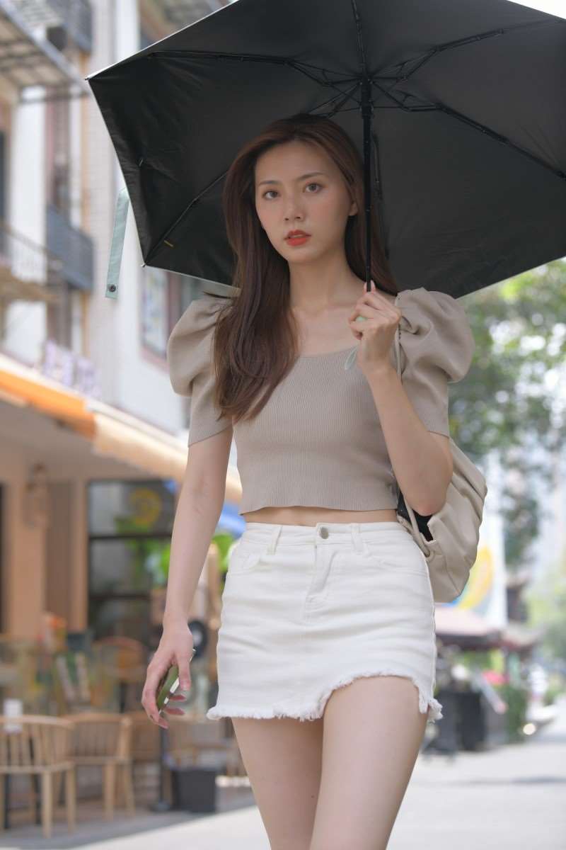 精选街拍作品 NO.1257 超短白裙长腿迷人少父5 [150P/203MB]