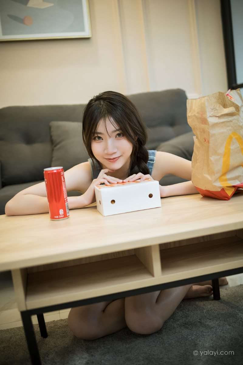 [YALAYI雅拉伊] 2021.06.21 No.807 宅家日记 小乔 [42P/425MB]