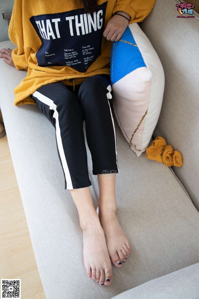 物恋传媒 No.083 思薇-暖黄色棉袜与马丁靴 [142P/1V/910MB]