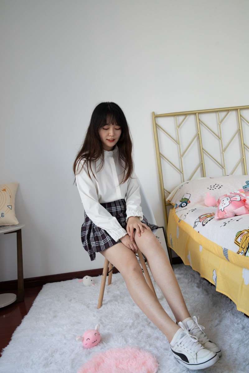 物恋传媒 No.409 洋洋-格子与糖 [146P/1V/4.04G]