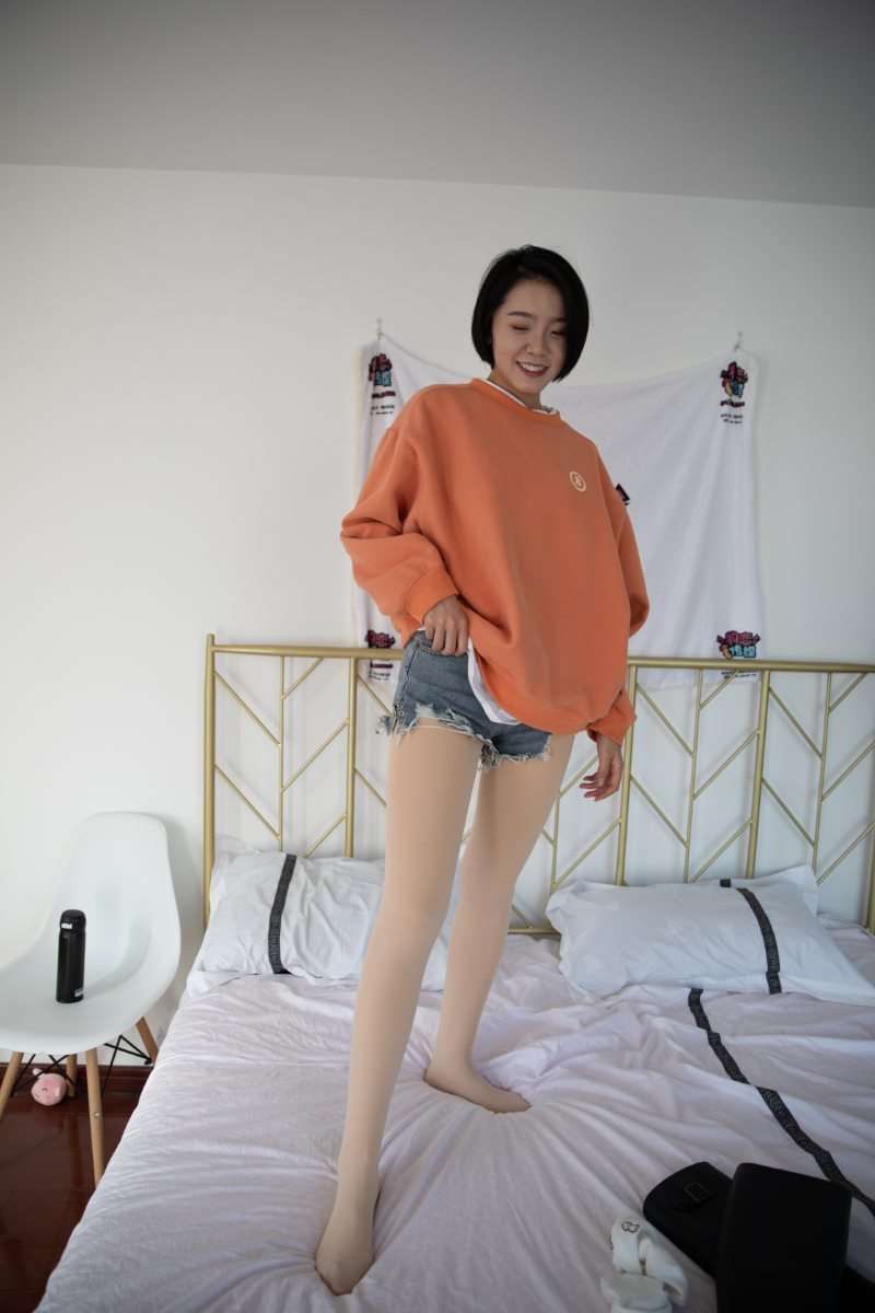 物恋传媒 NO.687 小飞-橙色阳光 [142P/1V/3.3G]