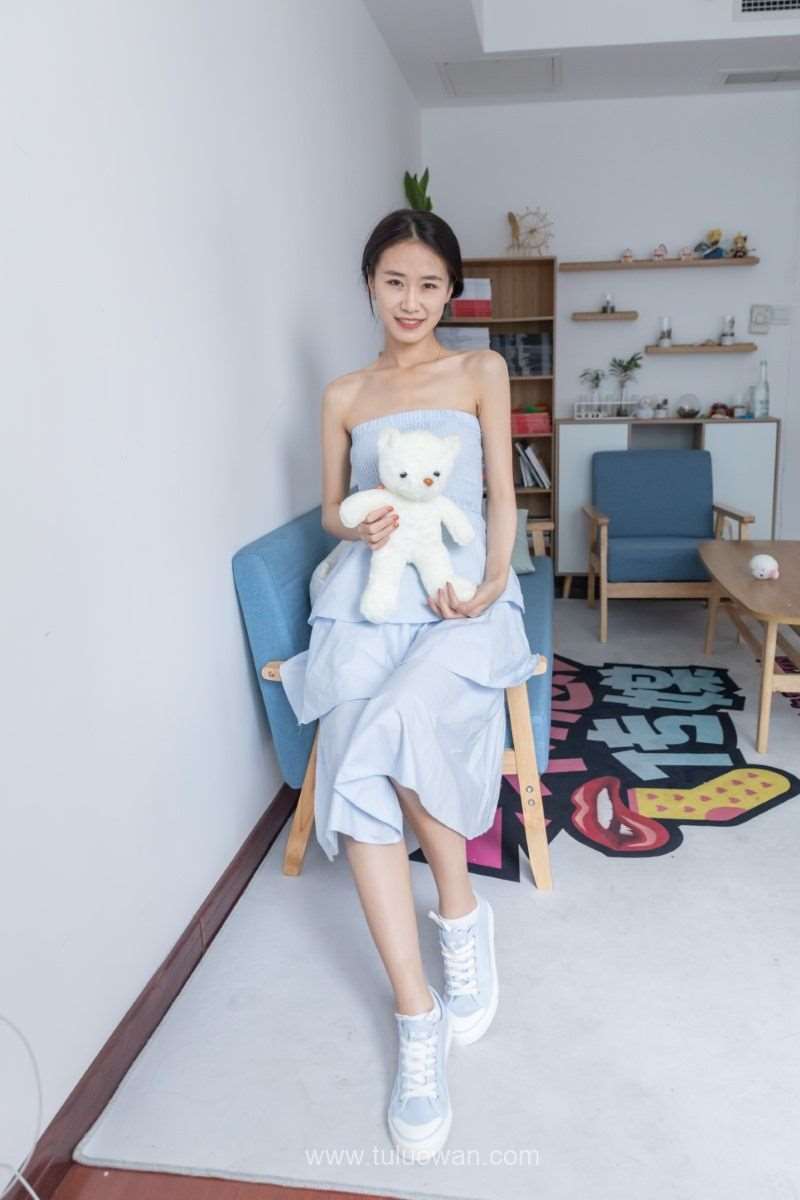 物恋传媒 NO.842 菜菜-真水无香 [143P/1V/3.05G]