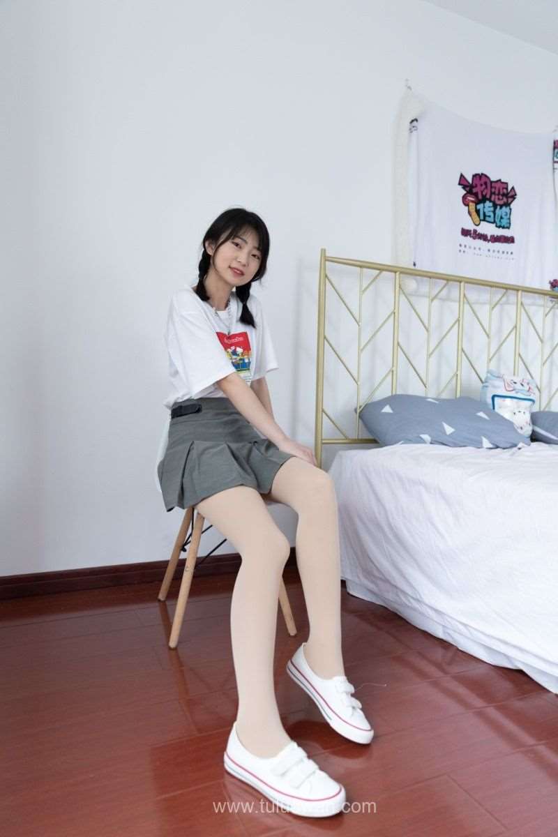 物恋传媒 NO.944 小凌-秋日月光 [124P/1V/4.40GB]