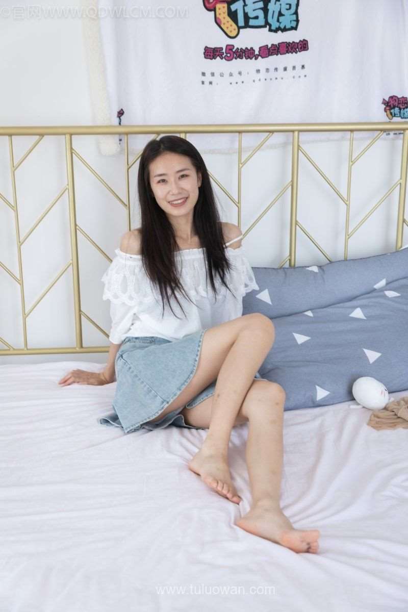 物恋传媒 NO.1016 菜菜-圣诞快乐 [131P/1V/5.58G]
