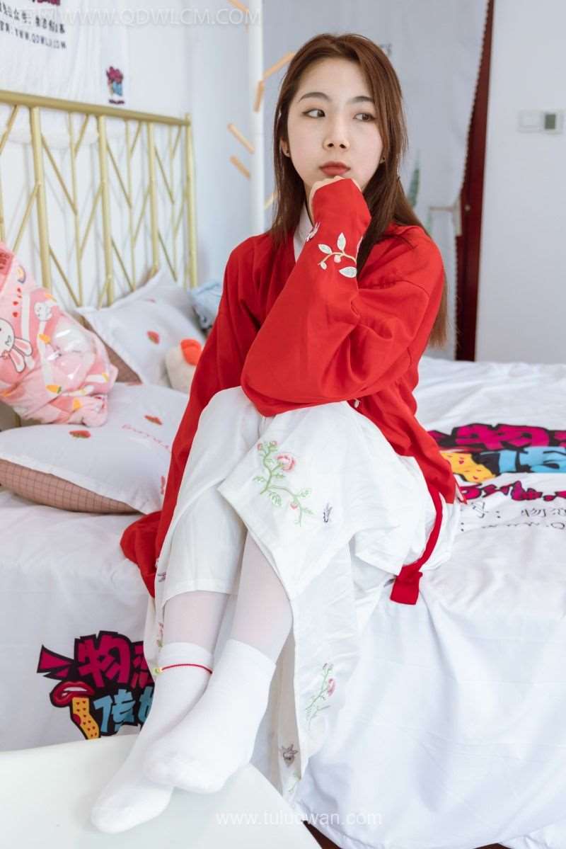 物恋传媒 NO.1063 心心-红红火火 [129P/1V/3.71G]