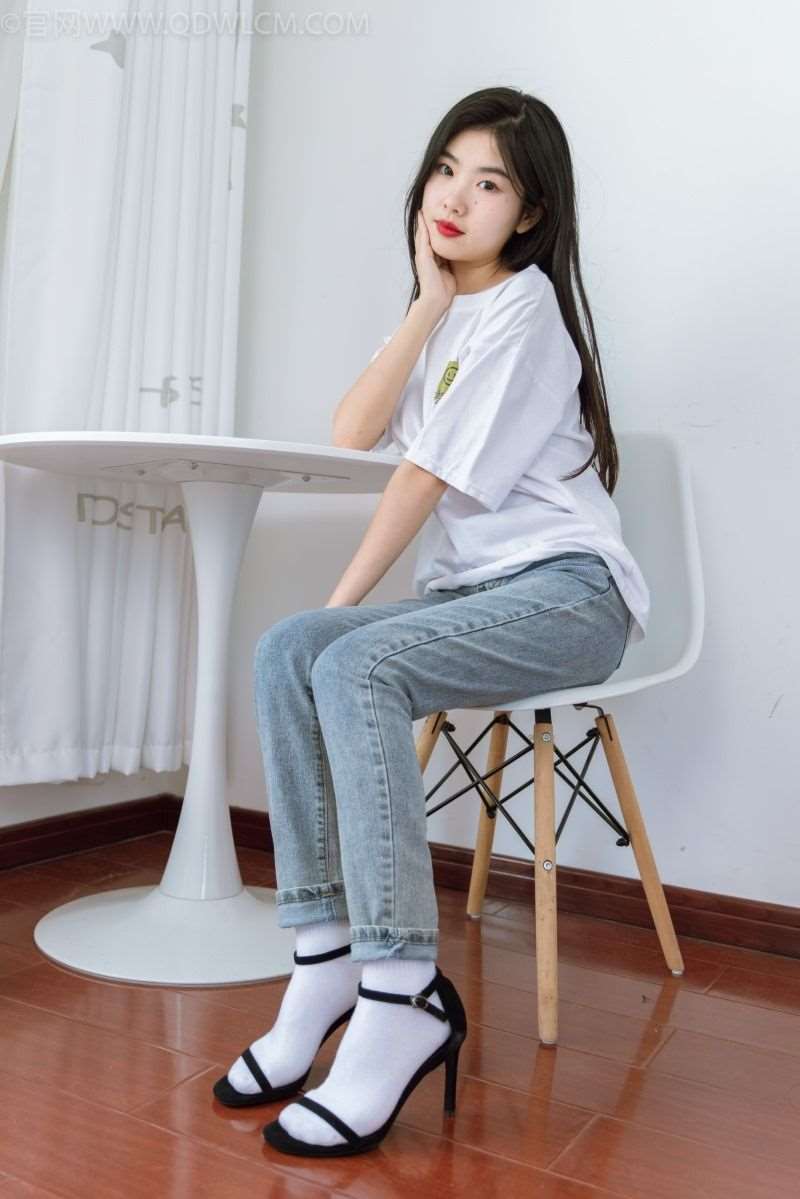 物恋传媒 NO.1103 米米-春日马丁靴 [169P/1V/4.91G]