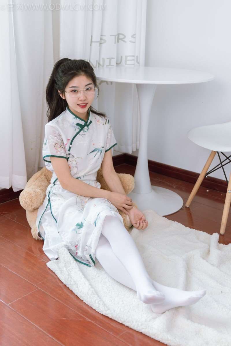 物恋传媒 No.1170 米米-不一样的旗袍 [150P/1V/4.14GB]