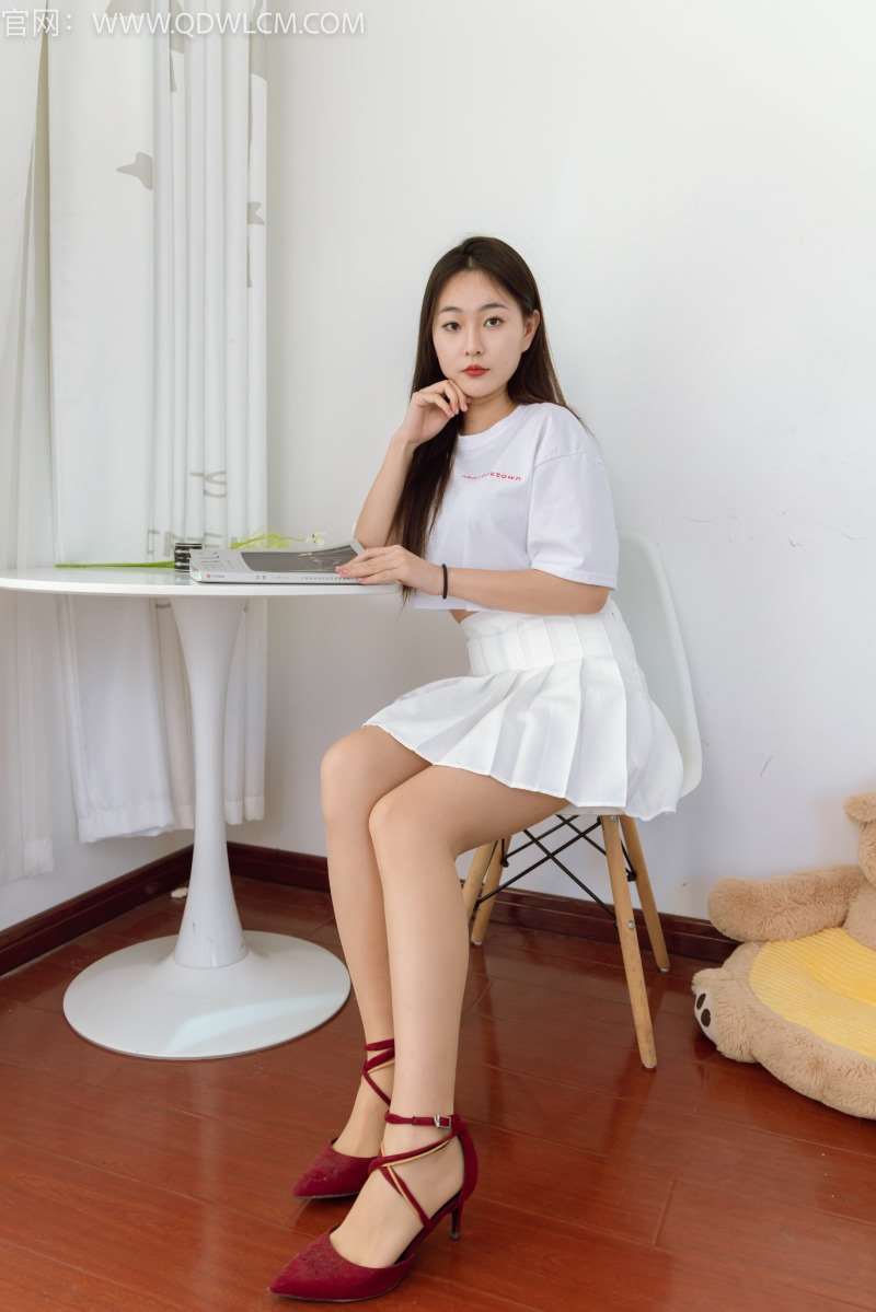 物恋传媒 No.1425 美兔-泛黄的回忆 [180P/1V/4.63GB]