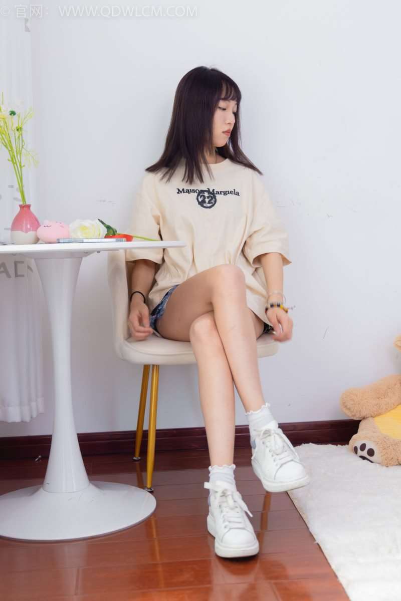 物恋传媒 NO.1506 琪琪-冷月光 [150P/1V/2.96GB]