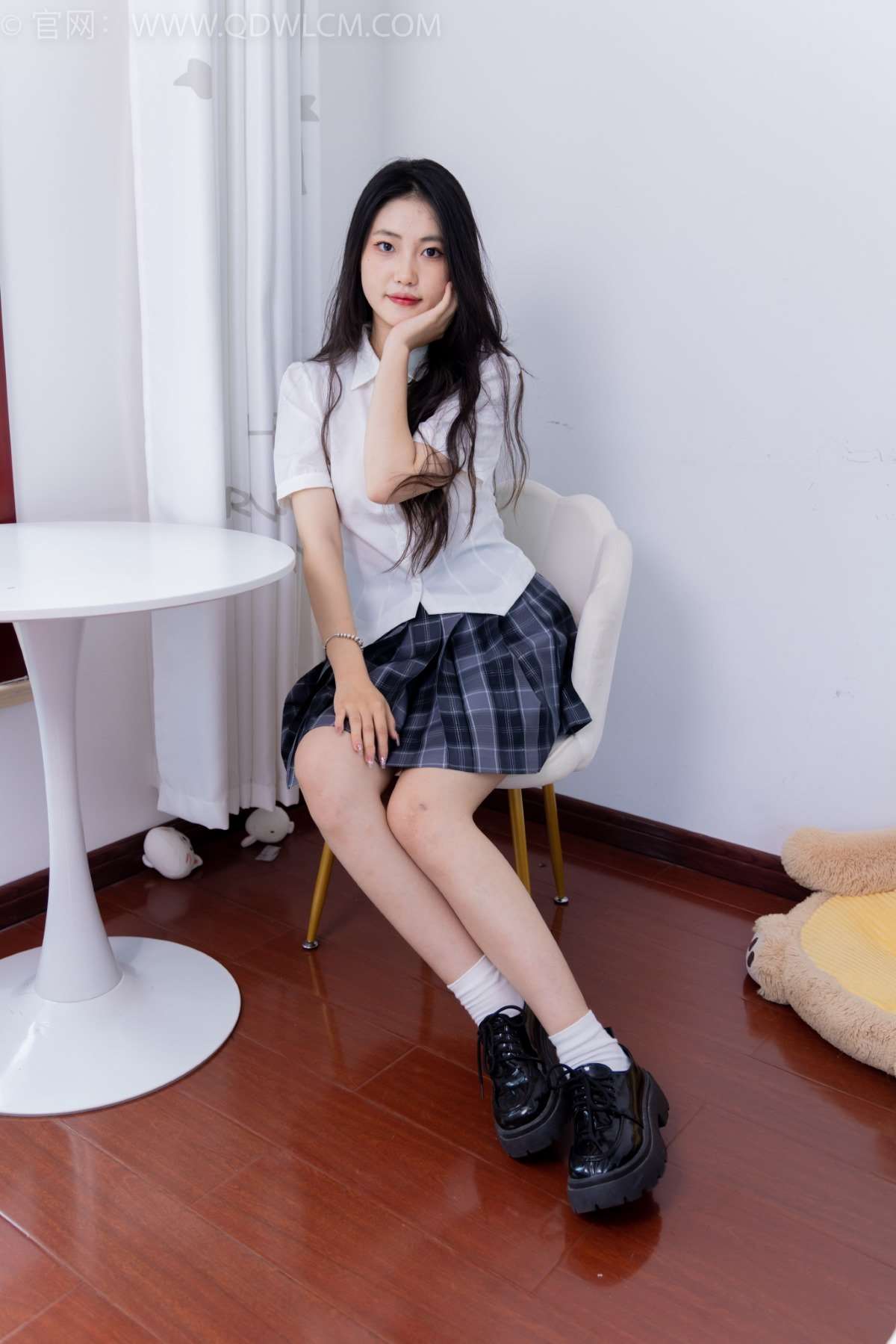 物恋传媒 NO.1709 香香-慷慨午后 [150P/1V/3.80G]