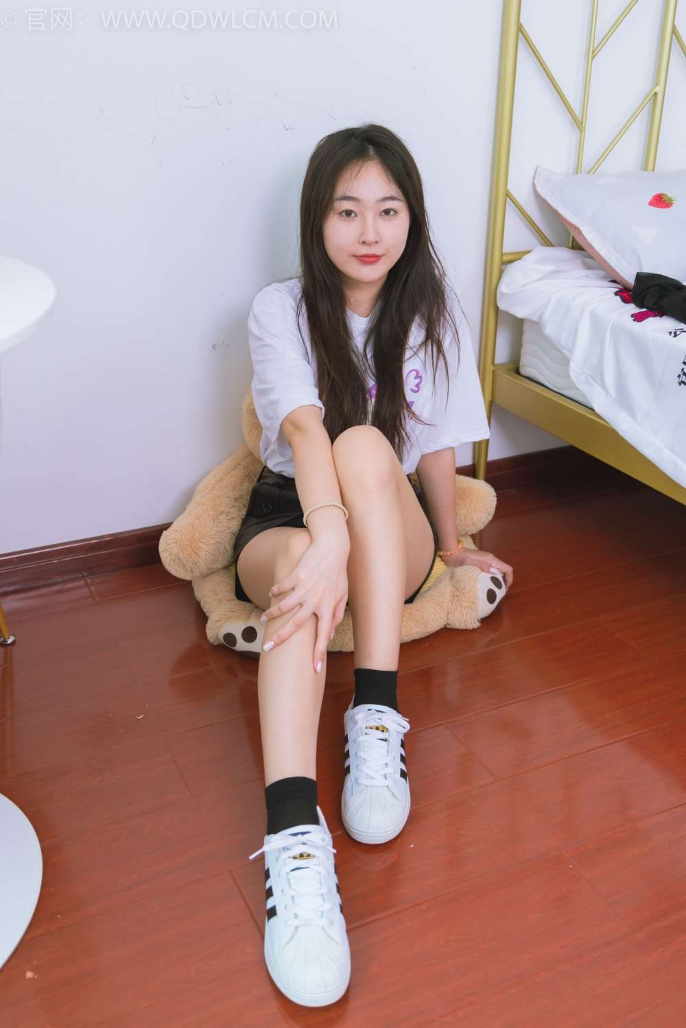 物恋传媒 NO.1716 美兔-纯白山茶花 [148P/1V/4.48G]