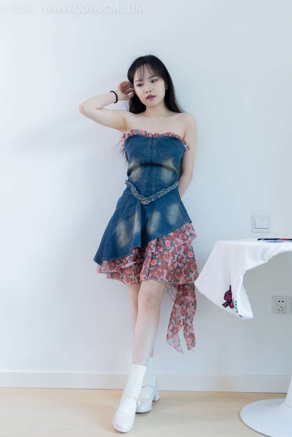 物恋传媒 NO.1806 小酒-新人驾到 [150P/1V/4.14G]