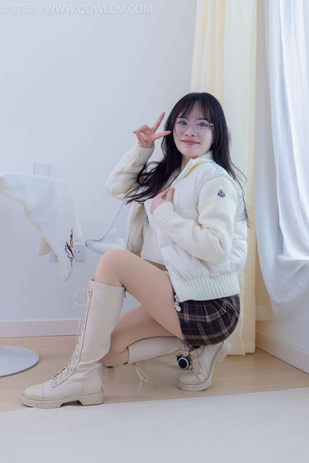 物恋传媒 NO.1832 小酒-穹顶之下 [150P/1V/4.26G]