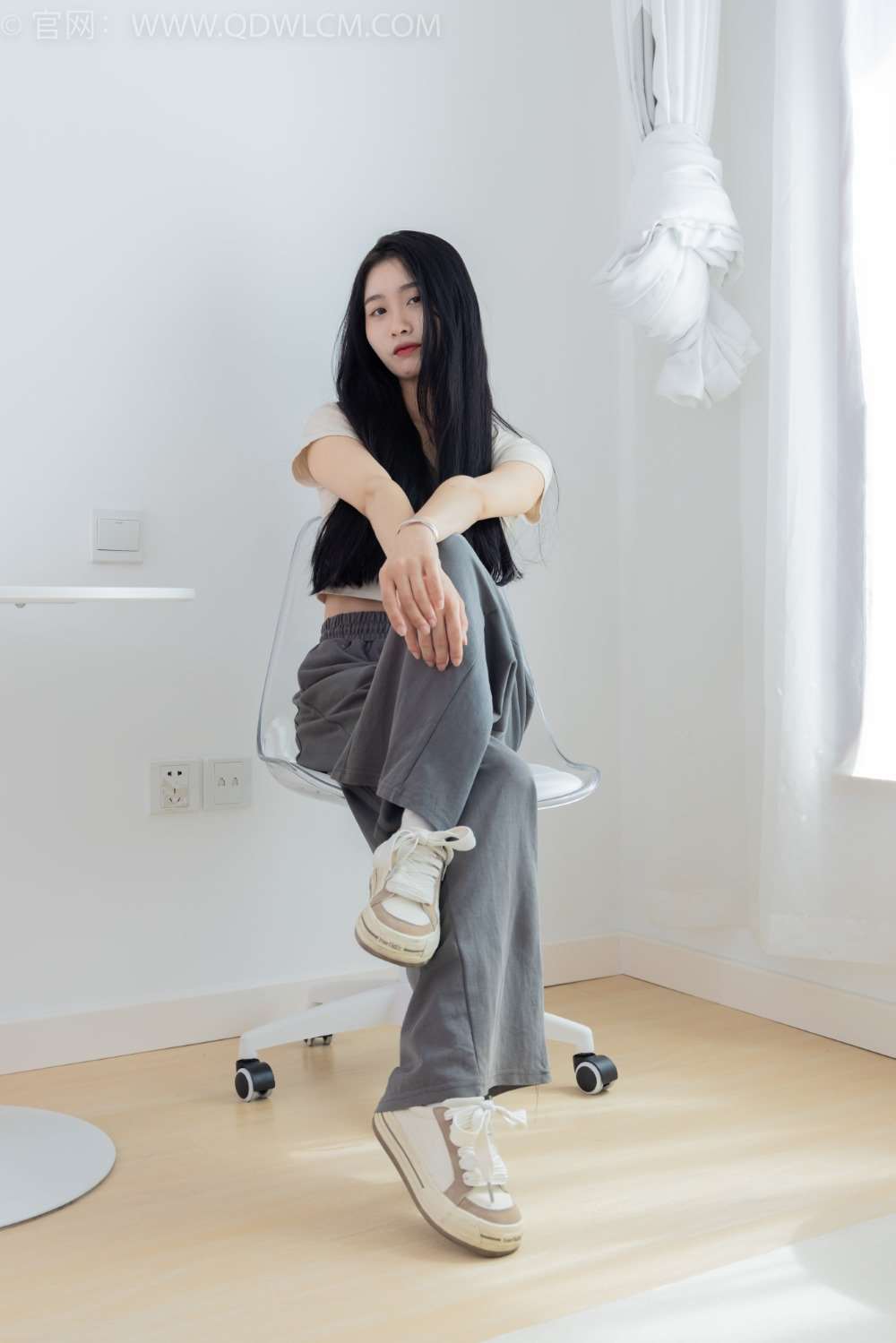 物恋传媒 NO.1826 绒绒-漫天飞雪 [150P/1V/3.51G]