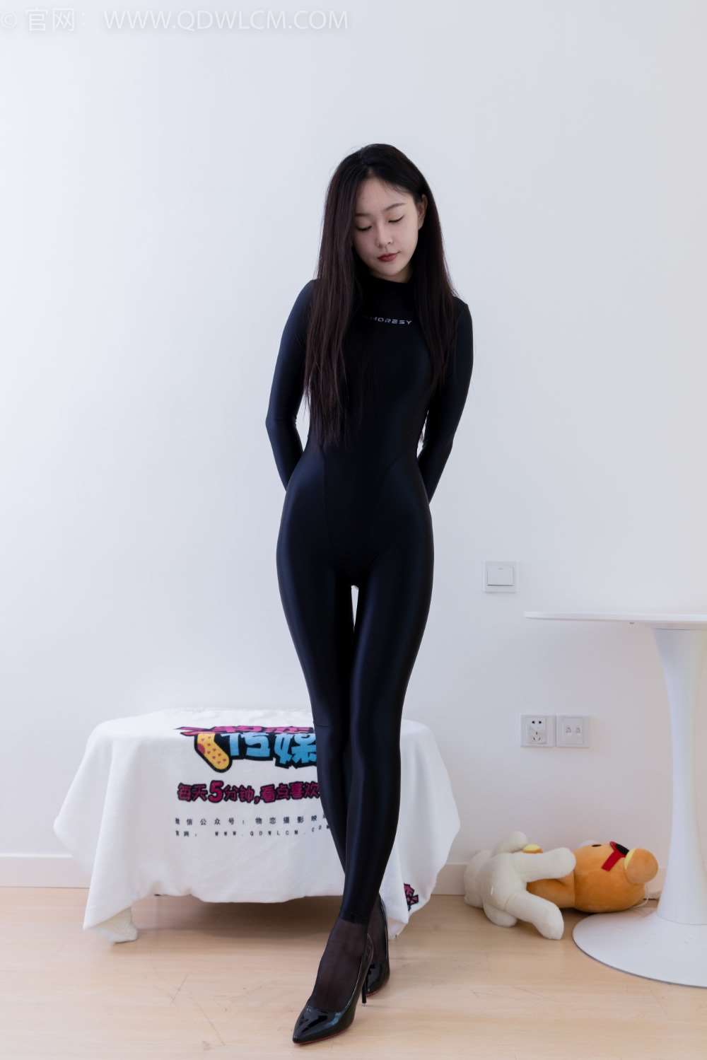 物恋传媒 NO.1817 美兔-荆棘玫瑰 [150P/1V/3.92G]