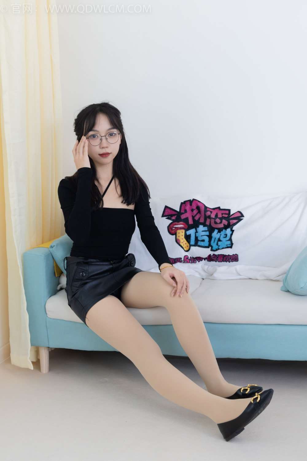 物恋传媒 NO.1886 纱纱-乌鸦飞吧 [150P/1V/4.17G]
