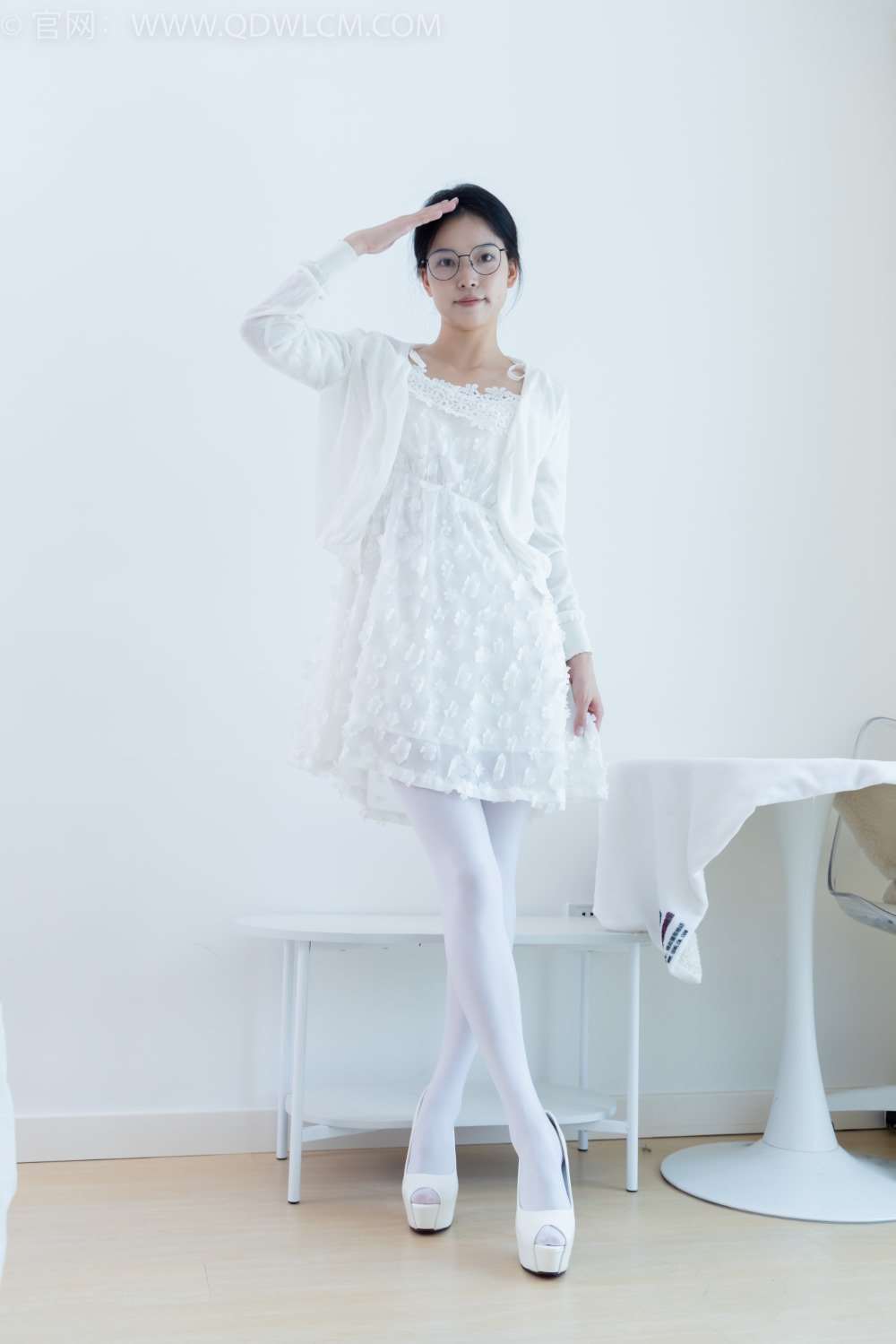 物恋传媒 NO.2094 茯苓-世界失色 [150P/1V/3.13G]