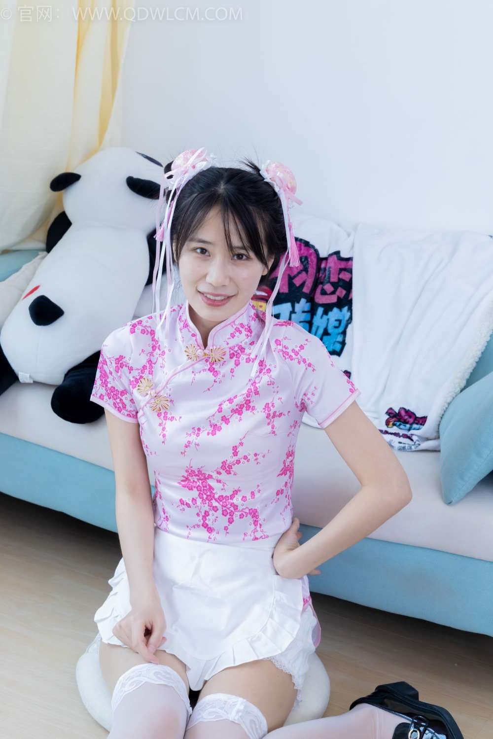 物恋传媒 NO.2130 菜菜-粉红泡泡 [220P/1V/5.92G]