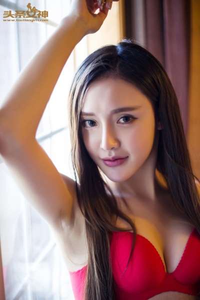 [头条女神]2016-08-20 雪屋比基尼-昭妍[23P/225M]