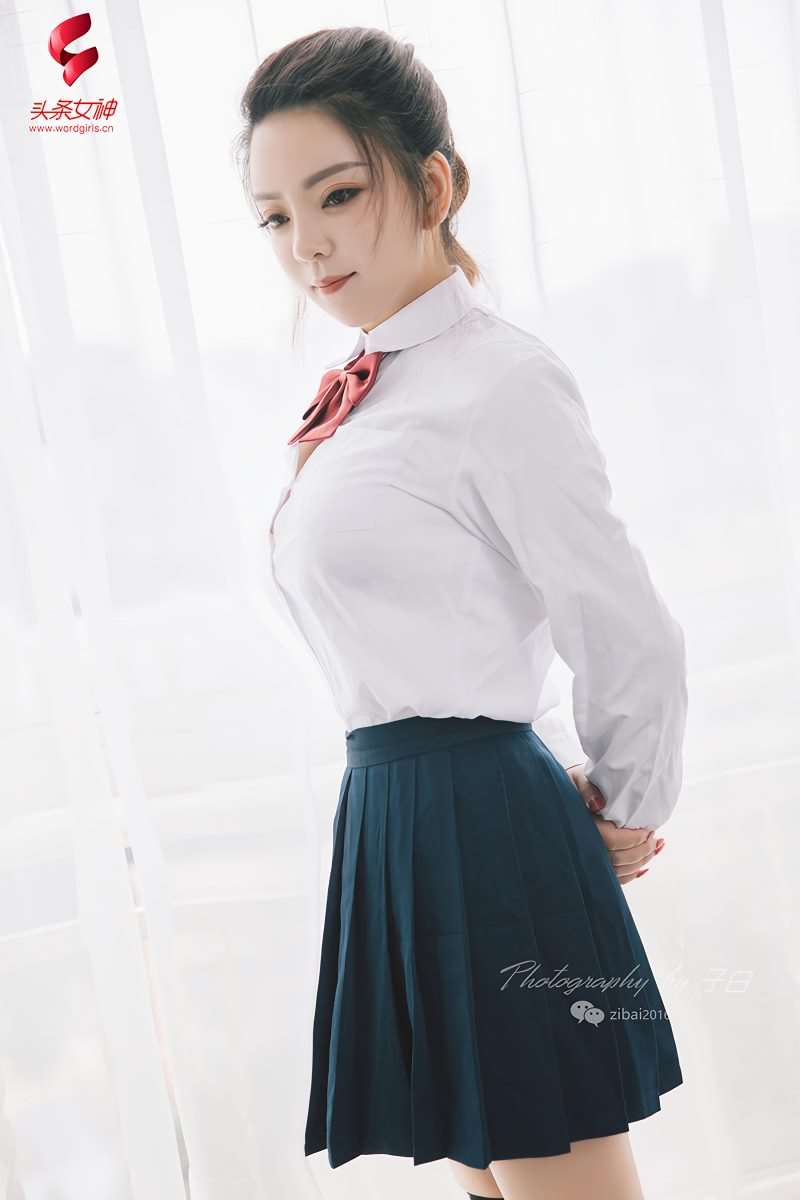 [TouTiao头条女神] No.752 雨墨 校园制服 [13P/13MB]