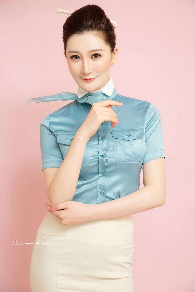 [TouTiao头条女神] No.S004 COS大韩航空空姐 [70P/48MB]