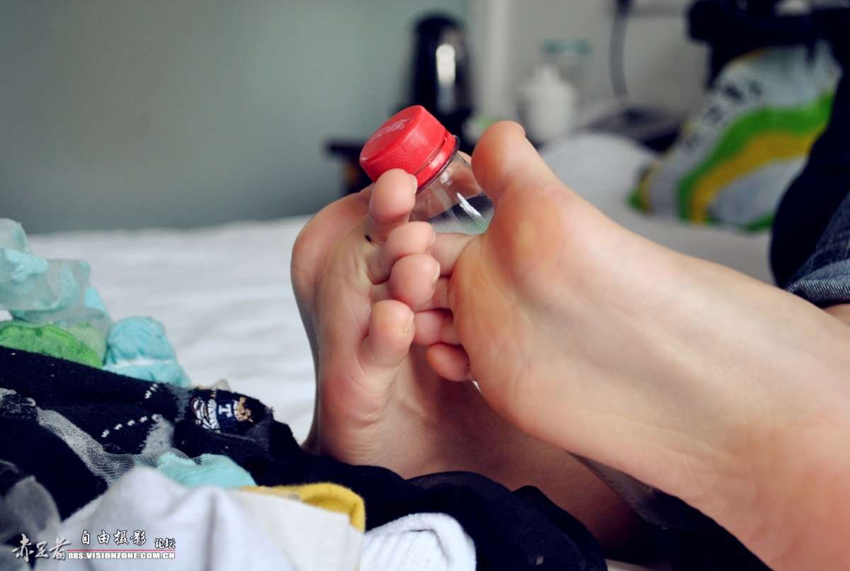 自由摄影 No.158 My bare feet Cola [41P/39MB]