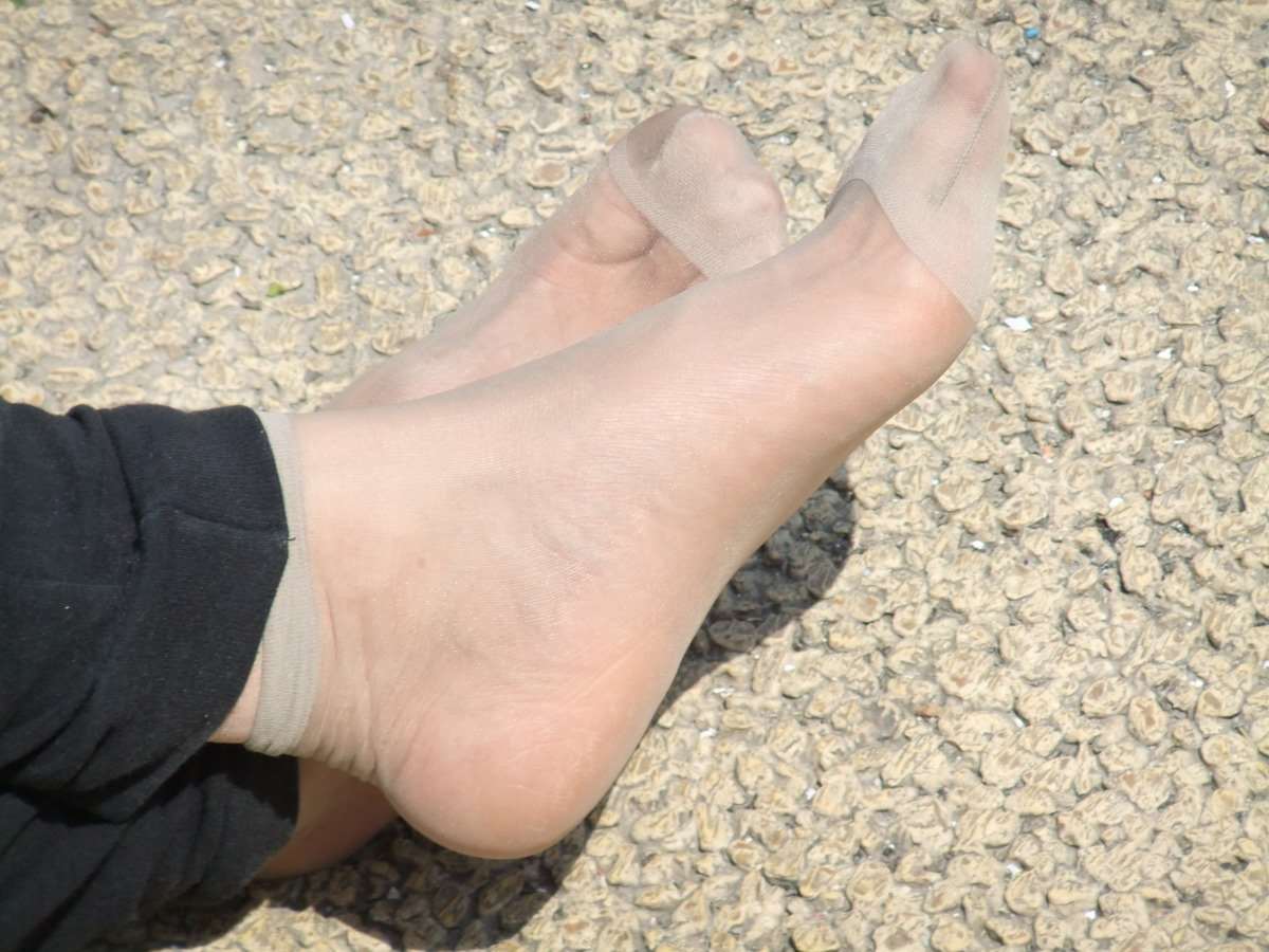 自由摄影 No.257 街头晒脚 [40P/92MB]