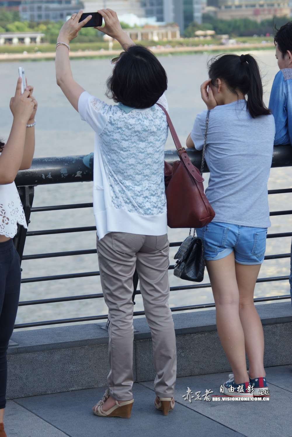 自由摄影 No.272 好有韵味的熟妇丝足凉高 [46P/108MB]