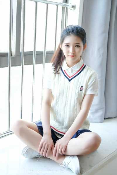 [UXING优星馆]2017.06.15 VOL.056 可爱的小叶子 [38+1P/99.4MB]