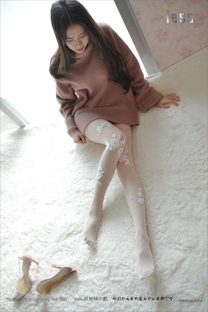 [IESS异思趣向] 2017.03.10 丝足便当083：《雪莲花》佳佳 [99P/93MB]