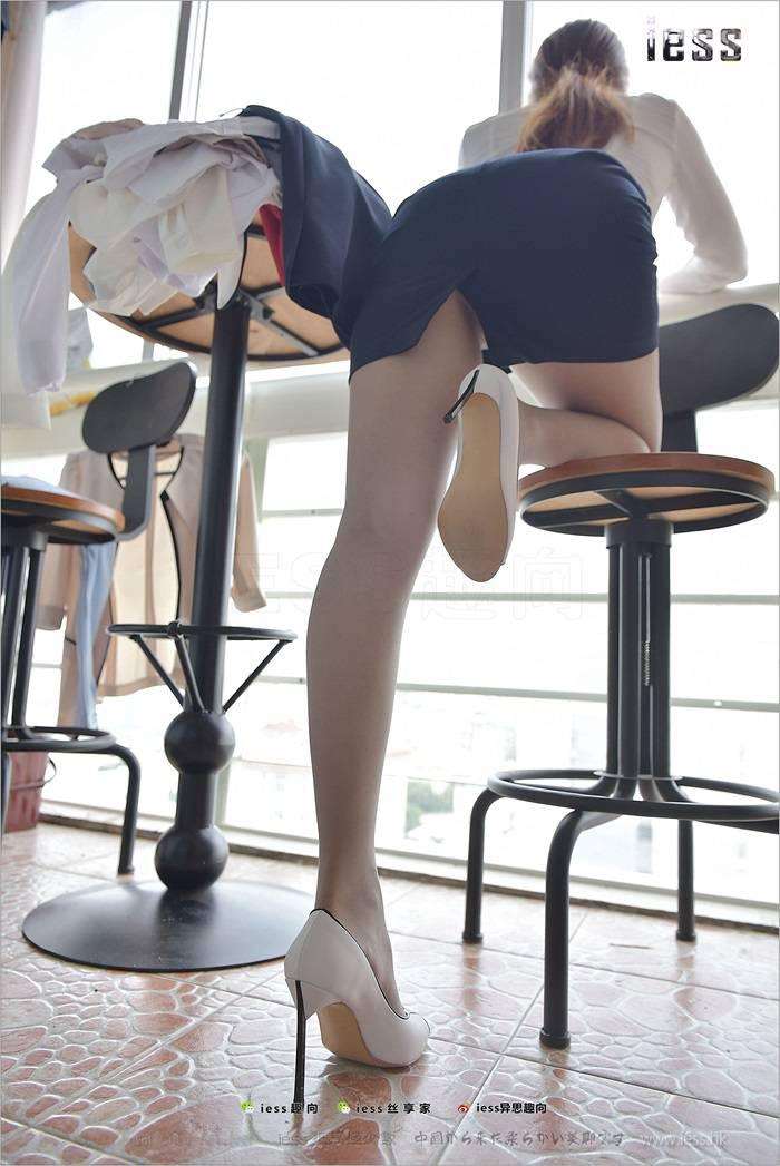 [IESS异思趣向] 2017.10.09 丝足便当158：《大大的心事》赵老师 [99P/389MB]
