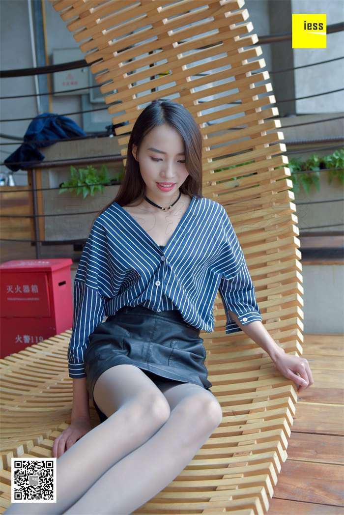 [IESS异思趣向] 2018.01.16 丝享家149：《超直铅笔腿灰丝》永英 [99P/38.2MB]