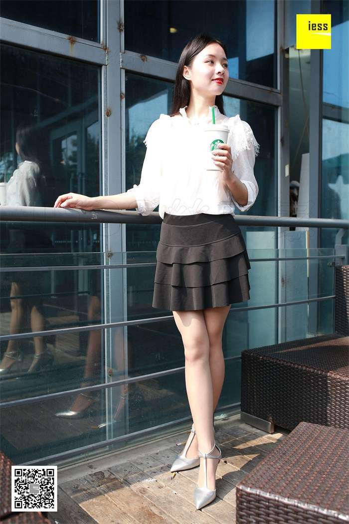 [IESS异思趣向] 2018.05.02 丝享家223：《木木玩鞋记》木木 [90P/51.6MB]