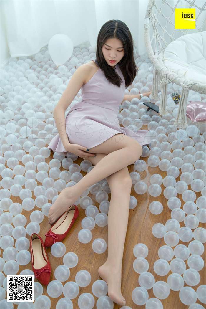 [IESS异思趣向] 2018.10.31 丝享家349：《红色蝴蝶结平底鞋》七七 [95P/29MB]