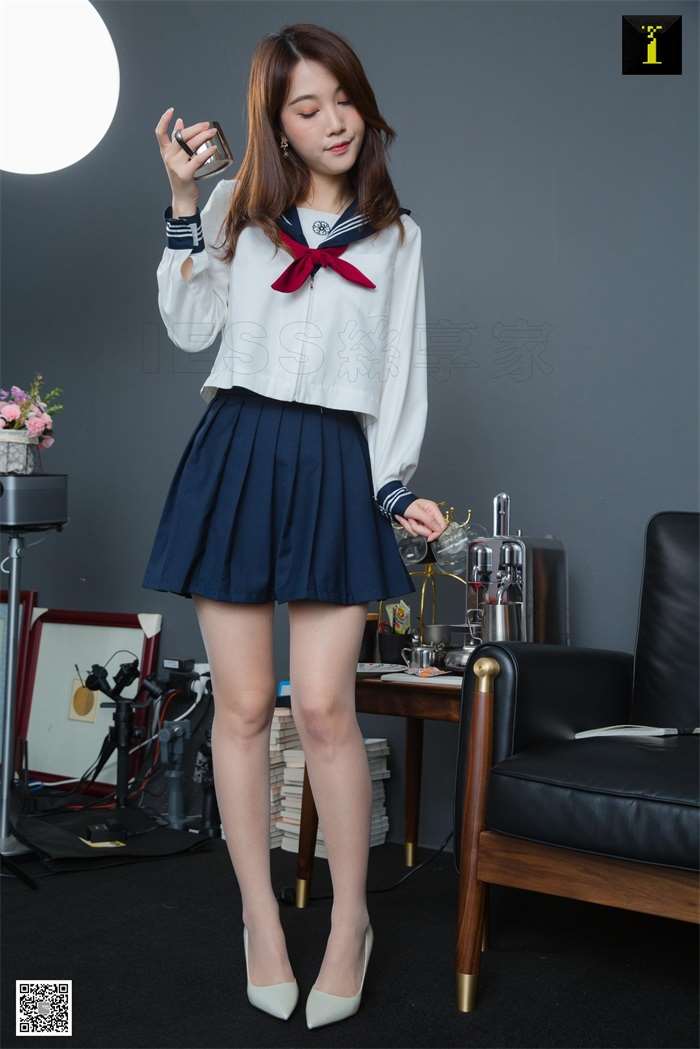 [IESS异思趣向] 2019.04.30 丝享家474：《梓琪JK终现梨涡》梓琪 [95P/31.1MB]