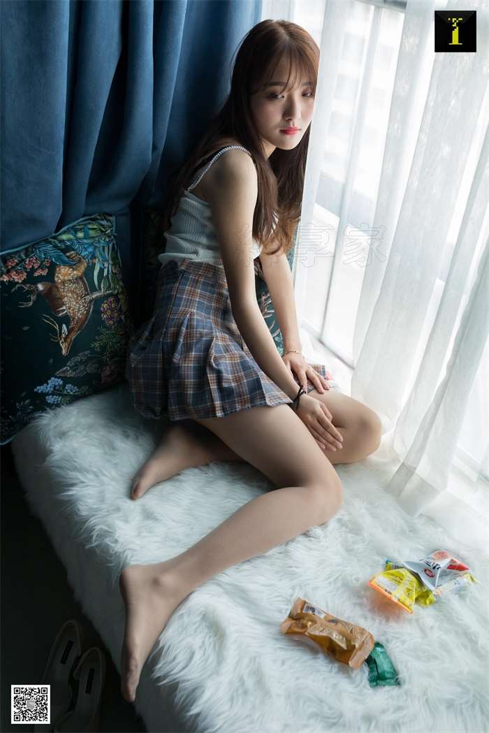 [IESS异思趣向] 2019.05.29 丝享家495：《爱吃零食的婉萍》婉萍 [88P/30MB]