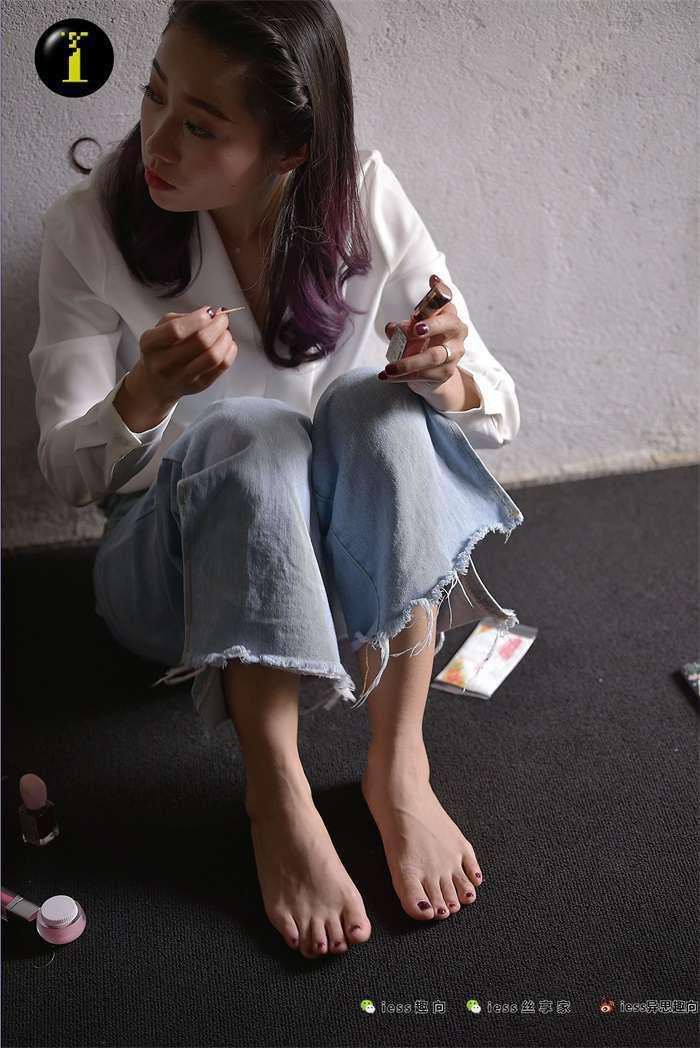 [IESS异思趣向] 普惠集 073 范美美-涂趾甲油 [88P/132MB]