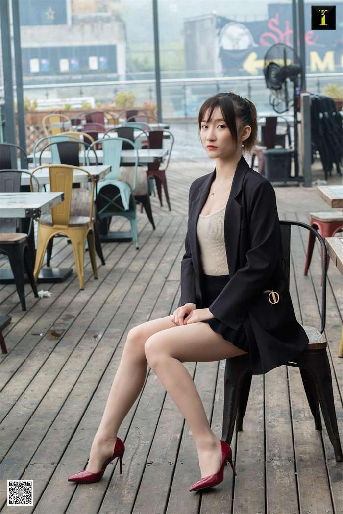 [IESS异思趣向] 2019.12.19 丝享家641：秋秋《秋领班的午休时间》[94P/34.1MB]
