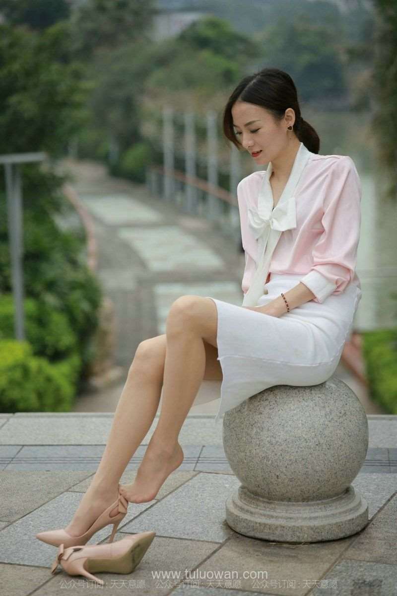 [IESS异思趣向] 2021.11.11 丝享家 971：小六《城市丽人》[90P/95MB]