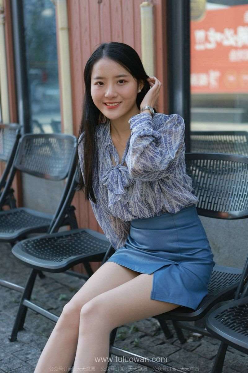 [IESS异思趣向] 2022.2.2 丝享家 995：婉萍《油亮蓝色短裙》[95P/133MB]
