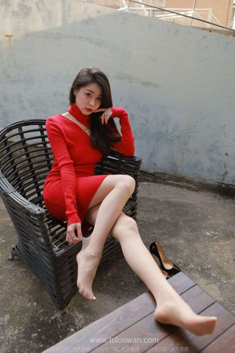 [IESS异思趣向] 2022.01.20 丝享家 991：佳爷特辑《圣诞红裙女神》[91P/129MB]