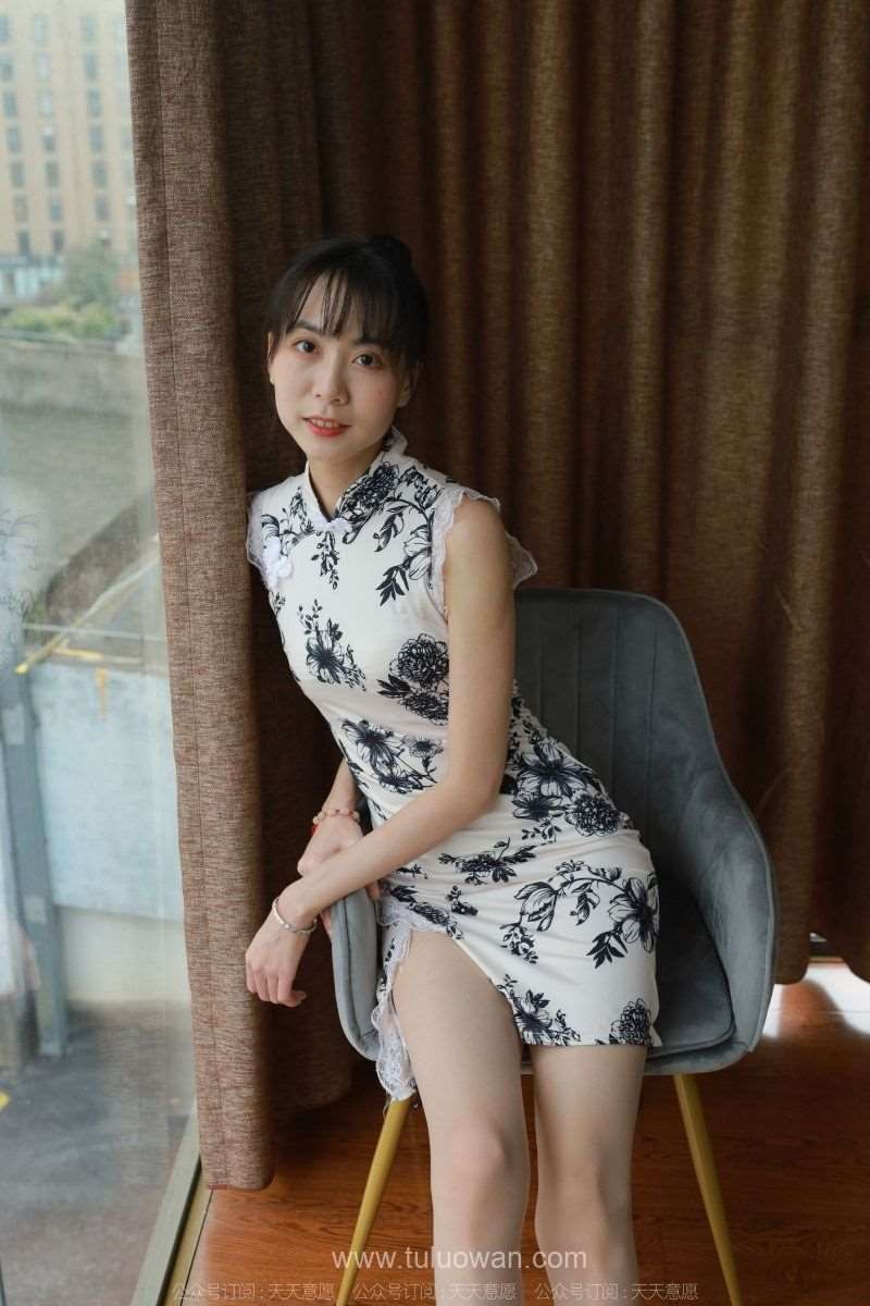 [IESS异思趣向] 2022.2.20 丝享家 1008：团团《长腿琴艺美女》[97P/133MB]
