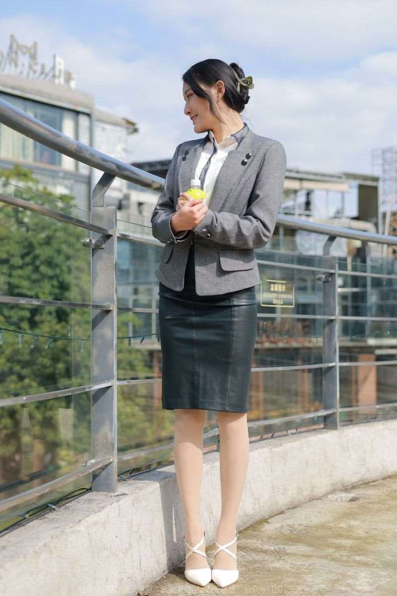 [IESS异思趣向] 2022.4.22 丝享家 1067：婉萍《转角遇见她》[80P/92MB]