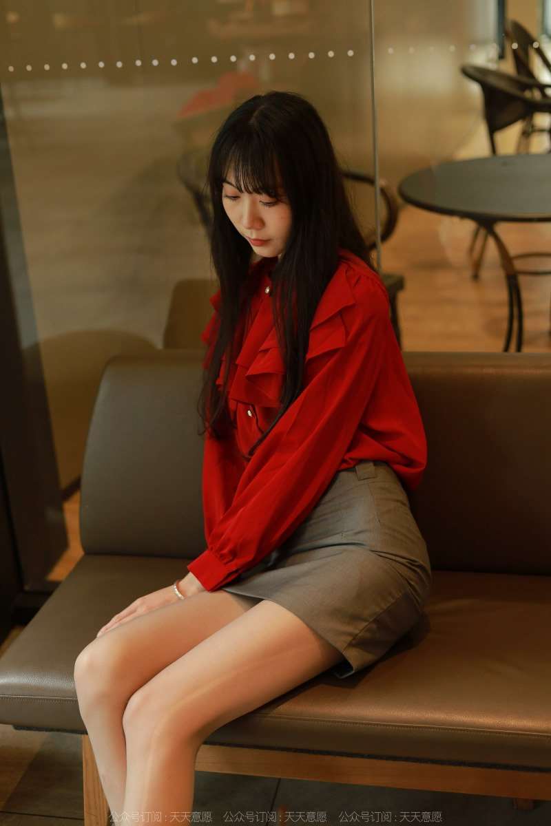[IESS异思趣向] 2022.6.2 丝享家 1105：团团《对面的美女同事》[86P/93MB]