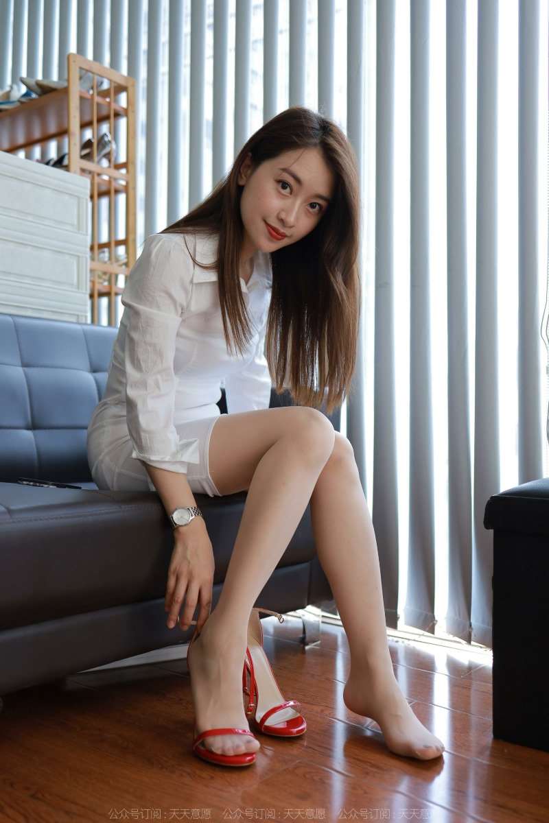 [IESS异思趣向] 2022.6.26 丝享家 1129：小婕《白色包臀裙》[93P/111MB]